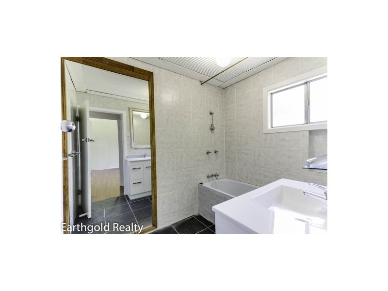 35 Myra st, Kingston QLD 4114