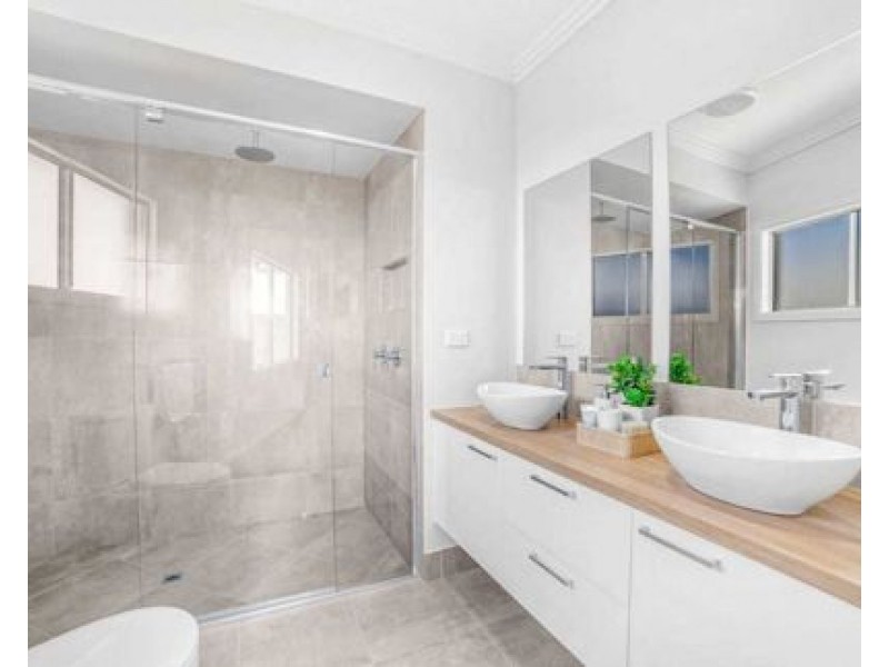 104 Springbrook Avenue, Redlynch QLD 4870