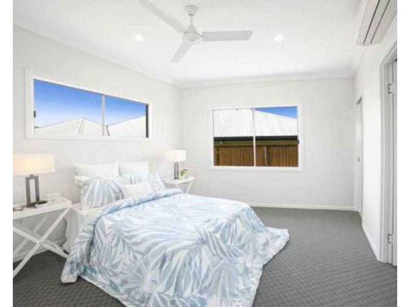 104 Springbrook Avenue, Redlynch QLD 4870