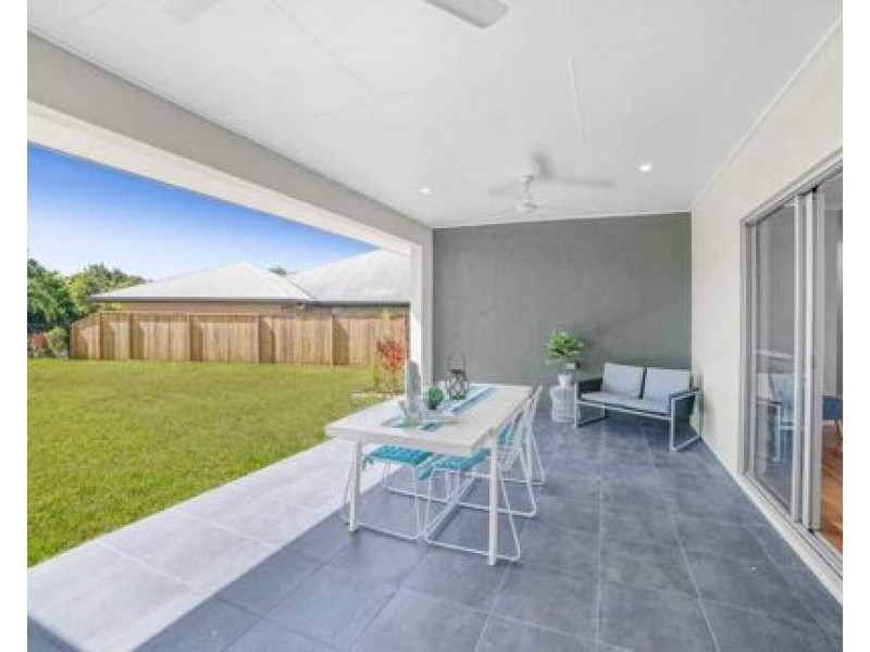104 Springbrook Avenue, Redlynch QLD 4870