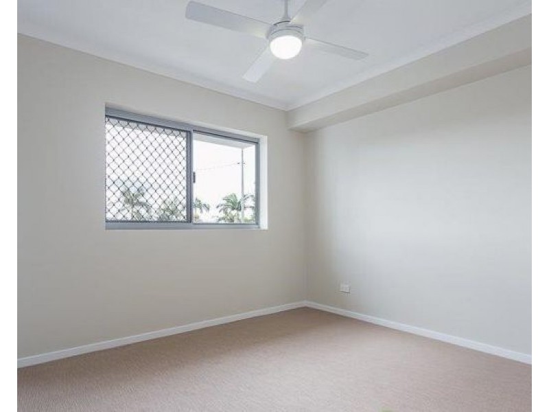 U206 15 Bland St, Coopers Plains QLD 4108