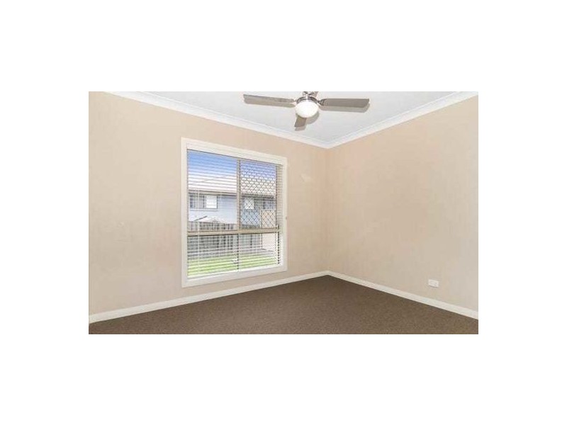 76 Larapinta Cct, Parkinson QLD 4115