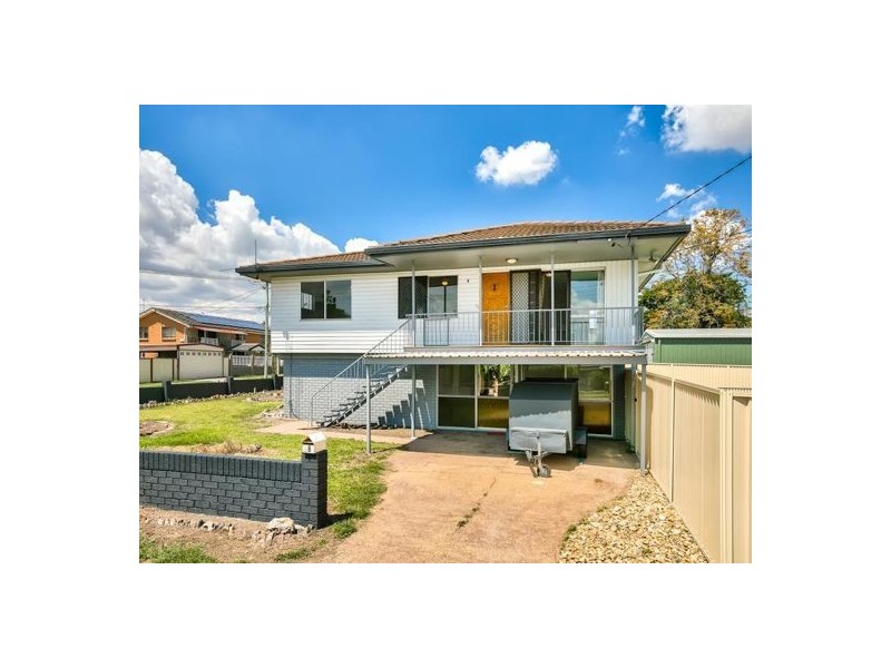 8 Woodrose St, Kingston QLD 4114