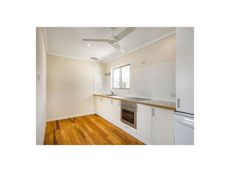 8 Woodrose St, Kingston QLD 4114
