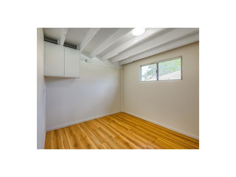 8 Woodrose St, Kingston QLD 4114