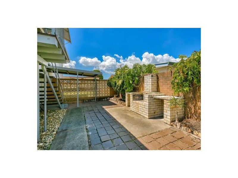 8 Woodrose St, Kingston QLD 4114