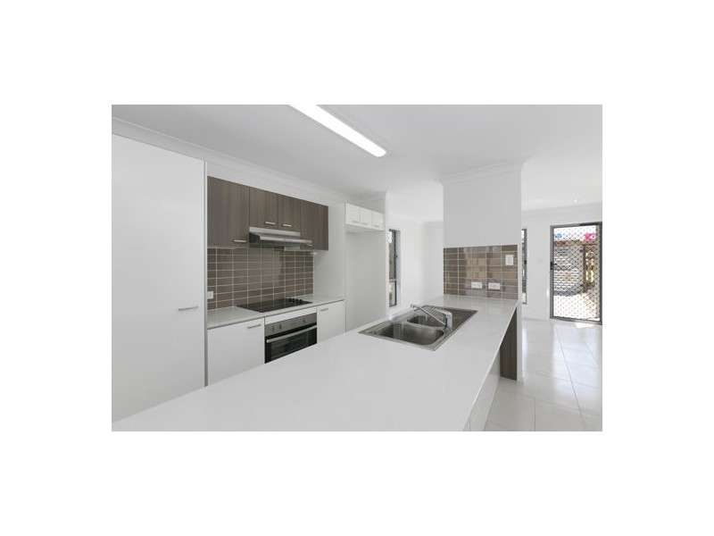 19 40 Old Logan Road, Gailes QLD 4300