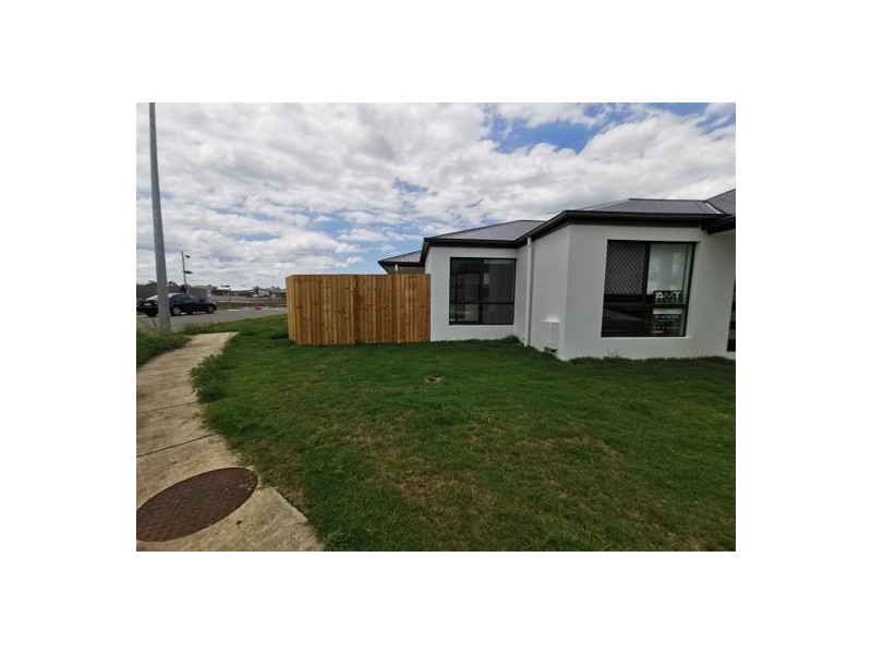 1 16 Rothbury St, Logan Reserve QLD 4133