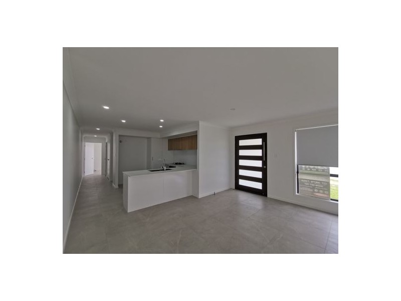 1 16 Rothbury St, Logan Reserve QLD 4133