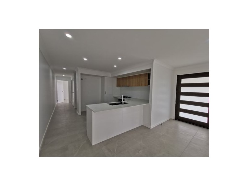 1 16 Rothbury St, Logan Reserve QLD 4133