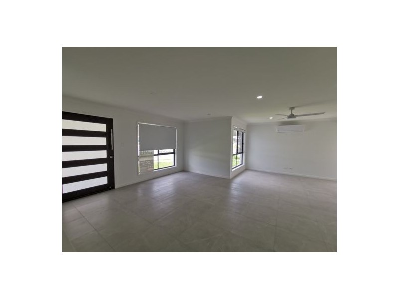 1 16 Rothbury St, Logan Reserve QLD 4133