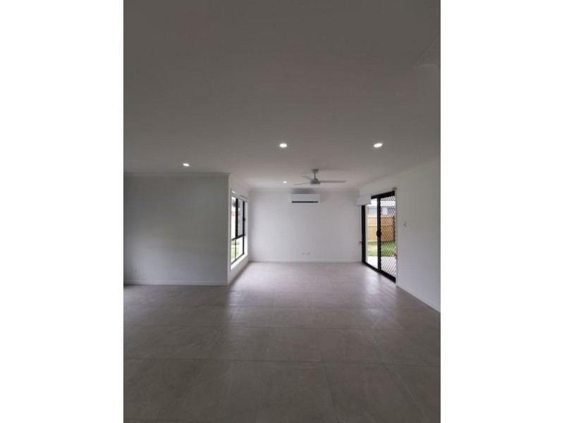 1 16 Rothbury St, Logan Reserve QLD 4133