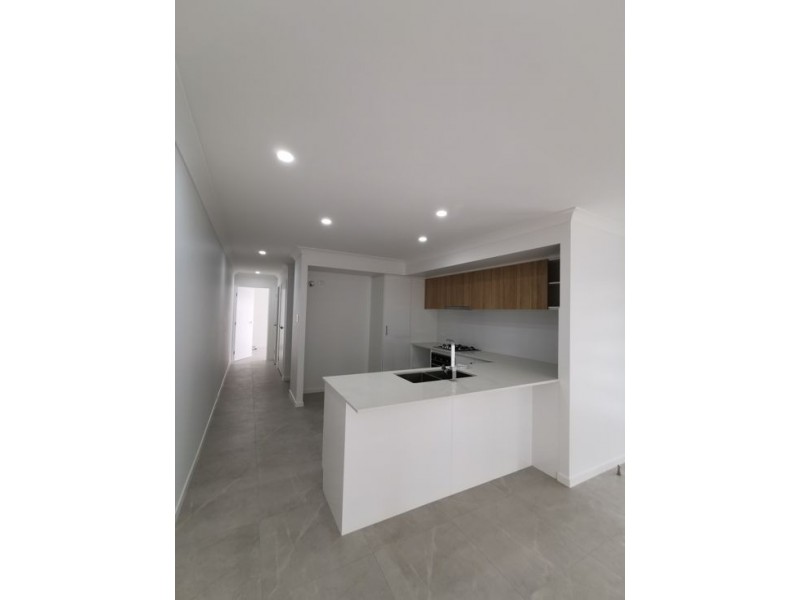 1 16 Rothbury St, Logan Reserve QLD 4133
