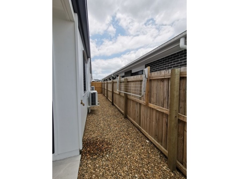 2 16 Rothbury St, Logan Reserve QLD 4133