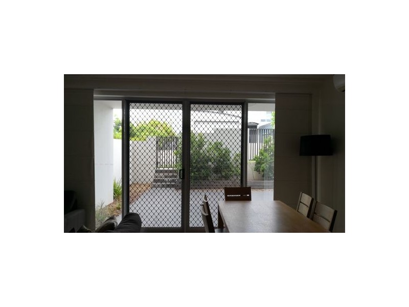 1/104-106 central lane, Gladstone QLD 4680