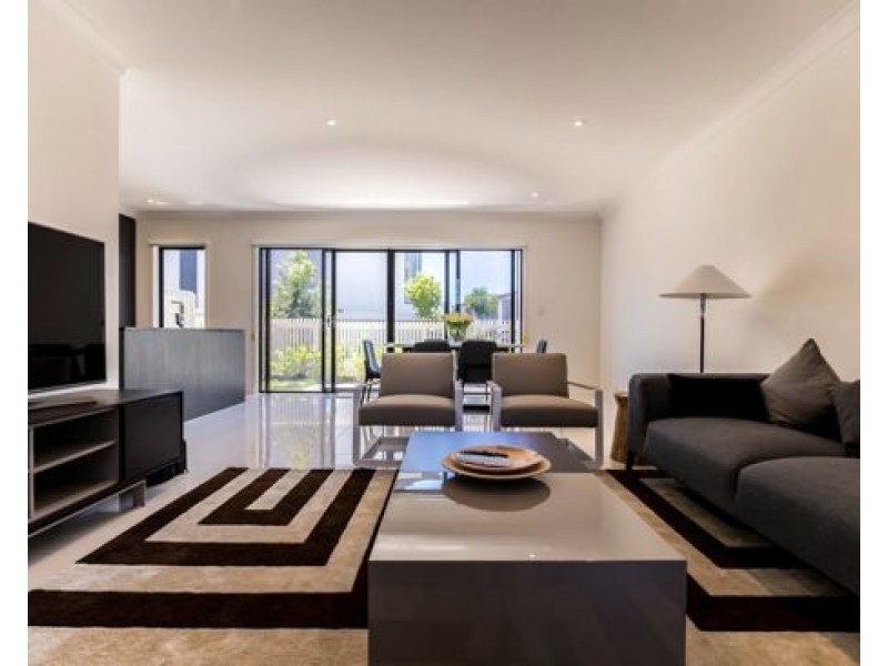 33/ 1 Ancora Crescent Hope Island, Hope Island QLD 4212