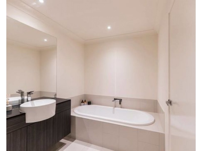 33/ 1 Ancora Crescent Hope Island, Hope Island QLD 4212