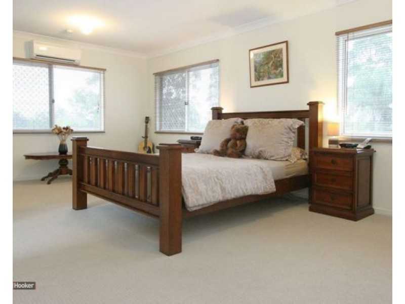 16 LAWSON PLACE, Forest Lake QLD 4078