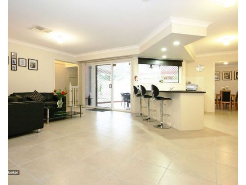 16 LAWSON PLACE, Forest Lake QLD 4078