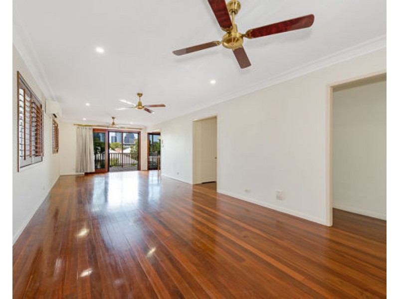 12 Westbourne Street, Highgate Hill QLD 4101