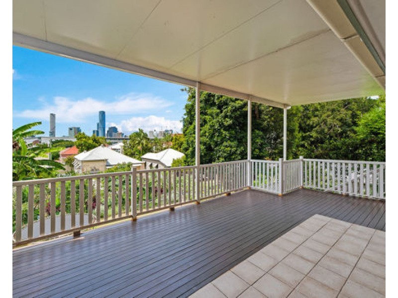 12 Westbourne Street, Highgate Hill QLD 4101