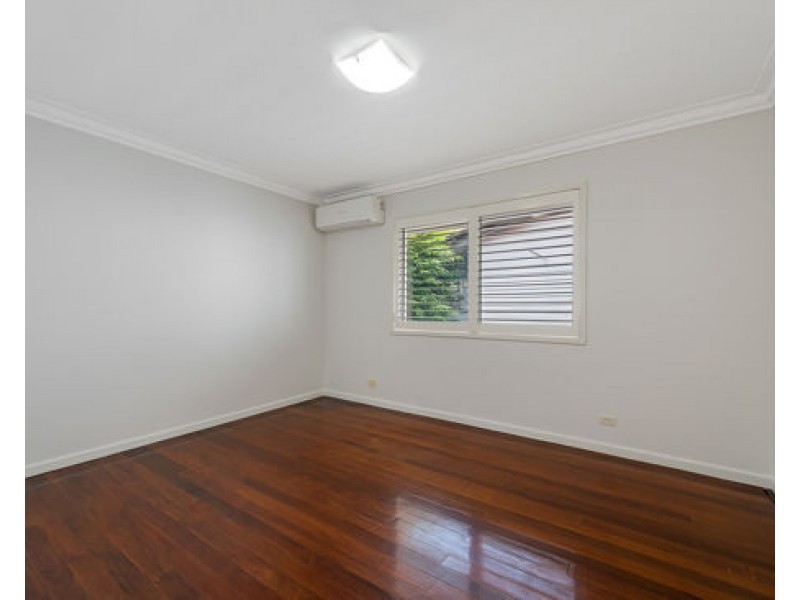 12 Westbourne Street, Highgate Hill QLD 4101