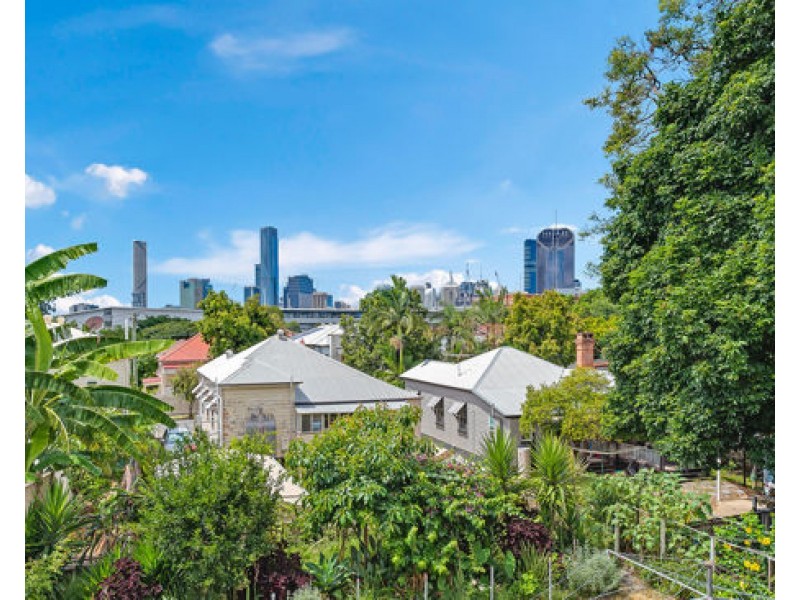 12 Westbourne Street, Highgate Hill QLD 4101