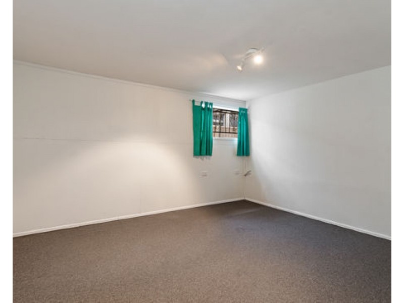 12 Westbourne Street, Highgate Hill QLD 4101
