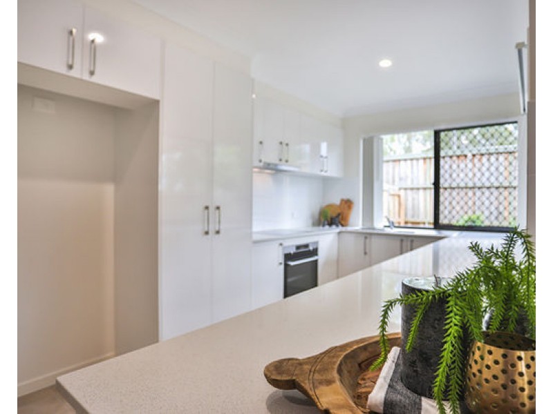 7 Franco Place, Bridgeman Downs QLD 4035