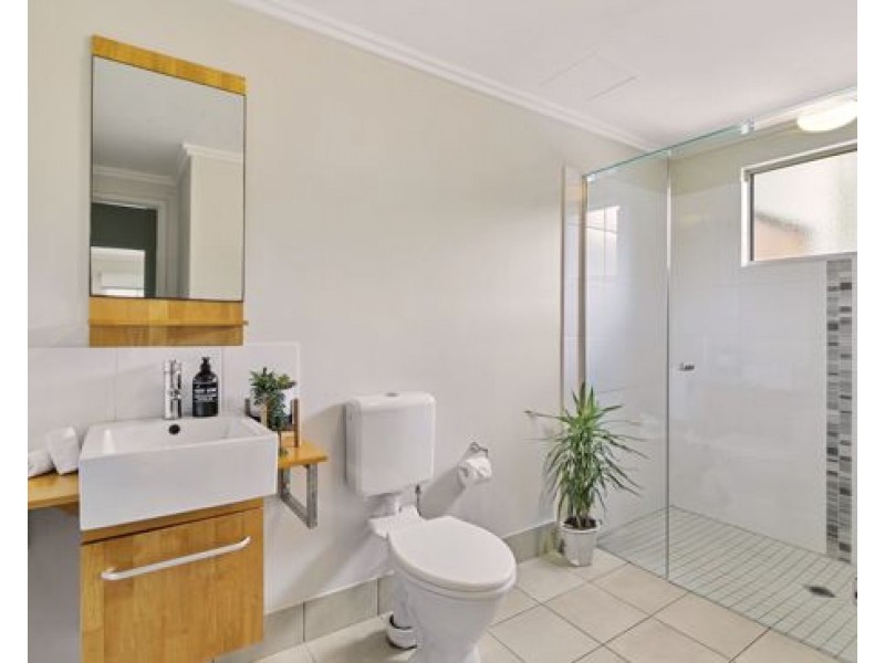 24 22-26 Clifton Road, Clifton Beach QLD 4879