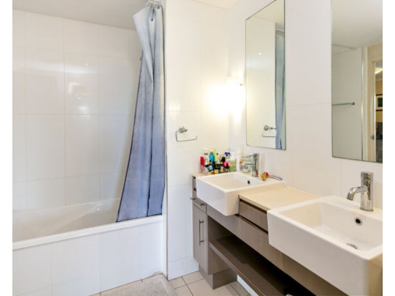 1127/37-41 Mann Street, Westcourt QLD 4870