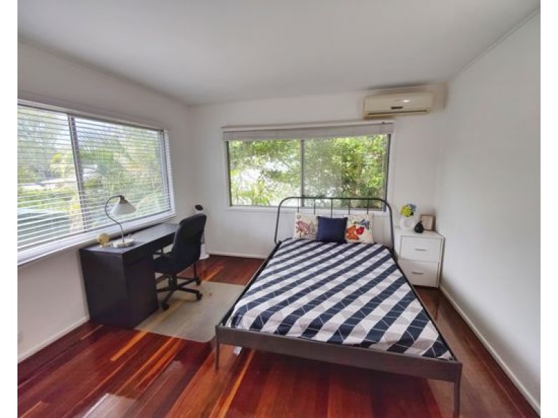 150 Jerrang Street, Indooroopilly QLD 4068