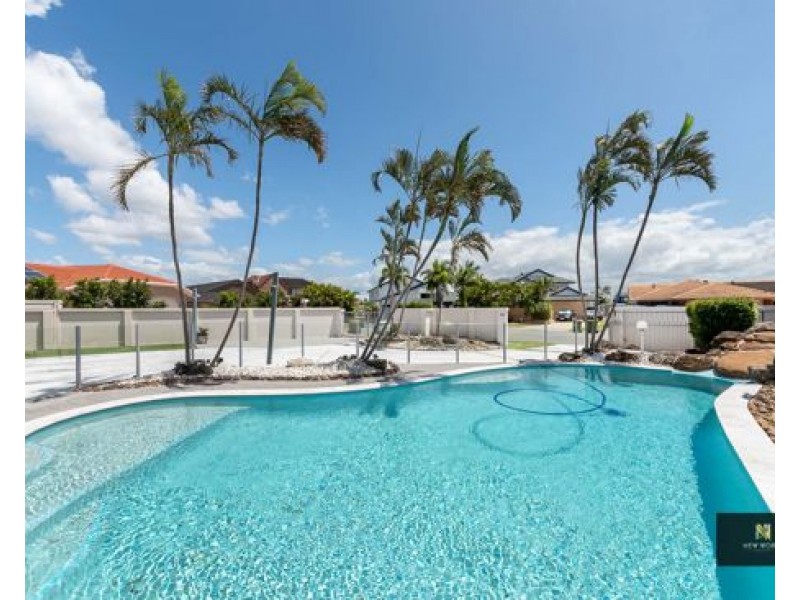 5 Pebble Beach Drive, Runaway Bay QLD 4216