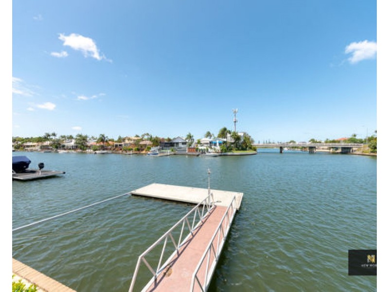 5 Pebble Beach Drive, Runaway Bay QLD 4216