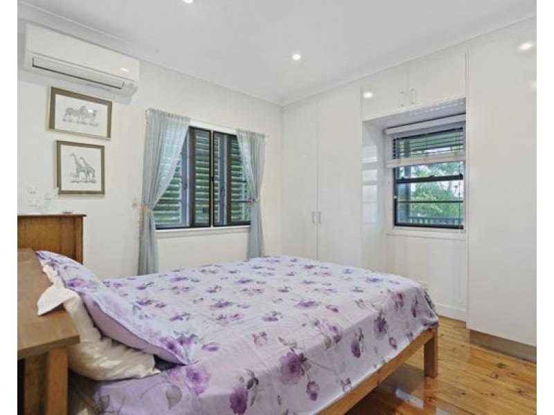 44 Mar St, Holland Park QLD 4121