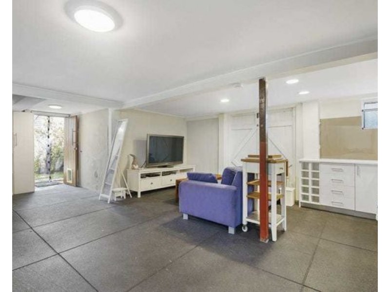 44 Mar St, Holland Park QLD 4121