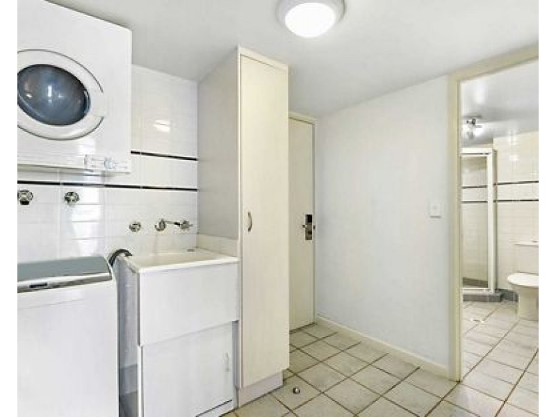 14, 13-15 Anne Avenue,, Broadbeach QLD 4218