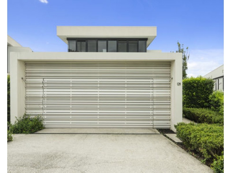 12a The Dress Circle, Benowa QLD 4217