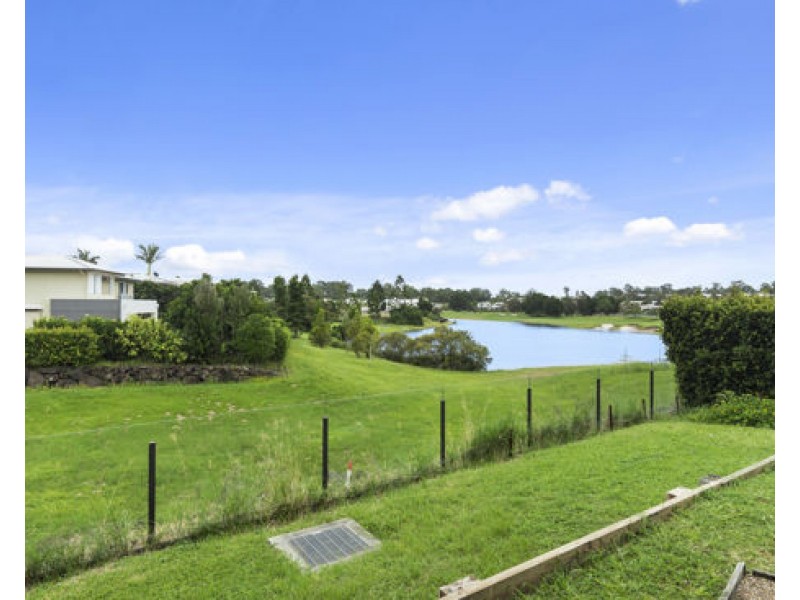 12a The Dress Circle, Benowa QLD 4217