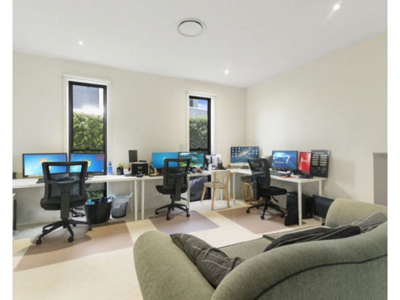 12a The Dress Circle, Benowa QLD 4217