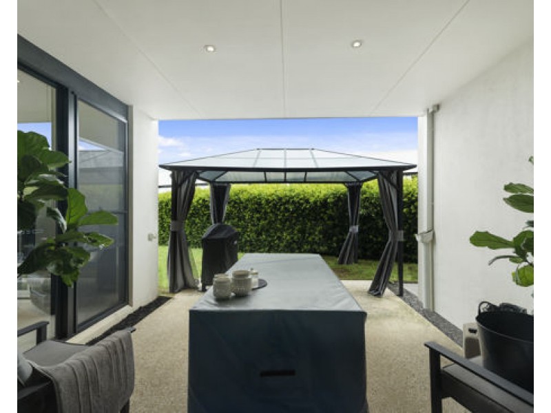 12a The Dress Circle, Benowa QLD 4217