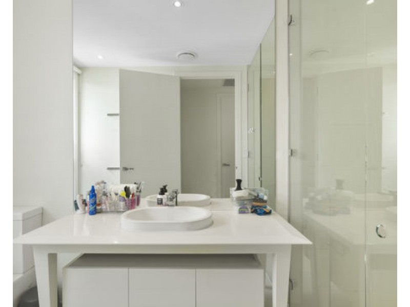 12a The Dress Circle, Benowa QLD 4217