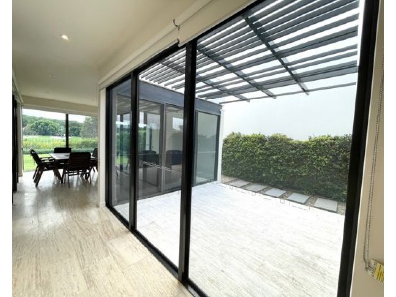 2496 The Parkway, Hope Island QLD 4212