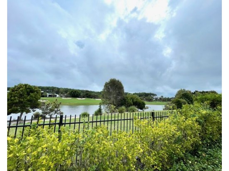 2496 The Parkway, Hope Island QLD 4212