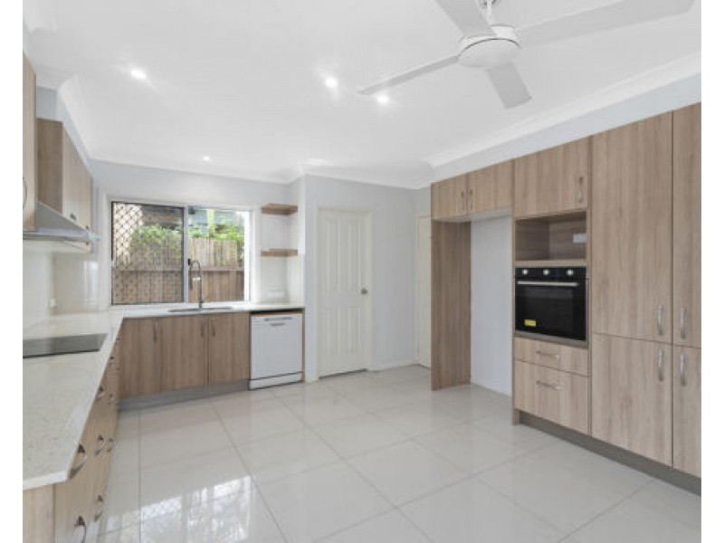 27 Marble Arch Place, Arundel QLD 4214