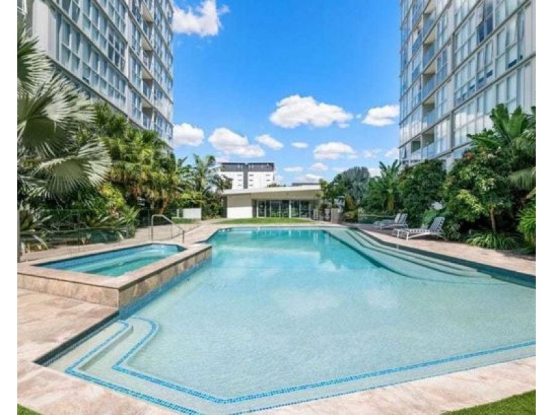 10612/88 Doggett Street, Newstead QLD 4006