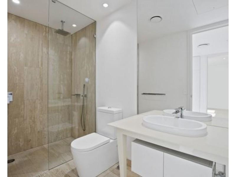 301W/1 Marina Drive, Benowa QLD 4217