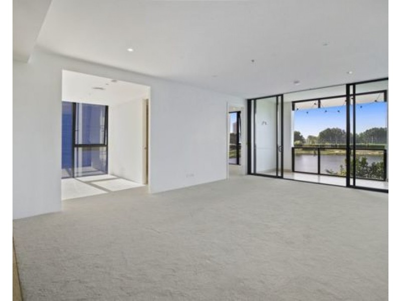 301W/1 Marina Drive, Benowa QLD 4217