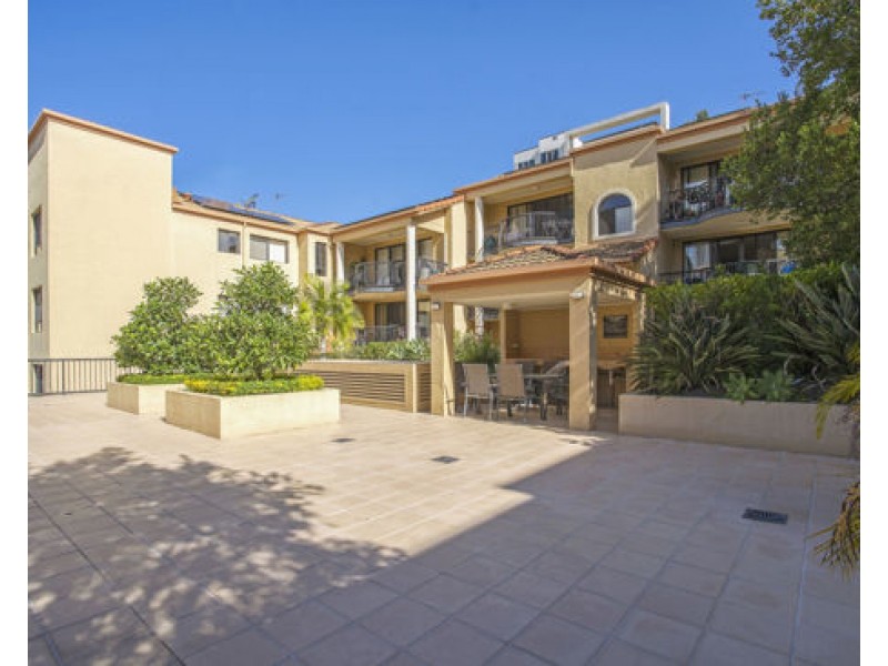 UNIT 6 16-26 Waverley Street, Southport QLD 4215
