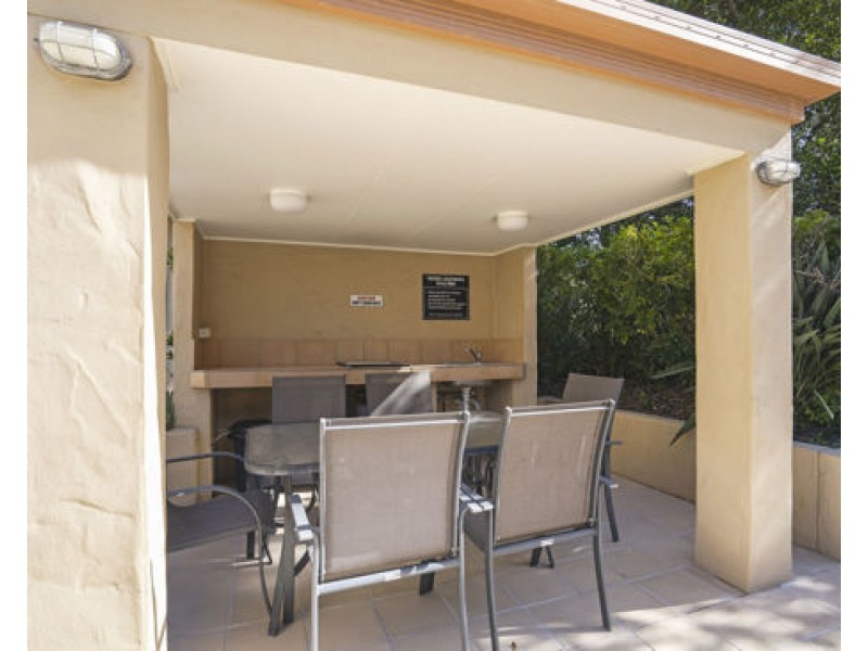 UNIT 6 16-26 Waverley Street, Southport QLD 4215